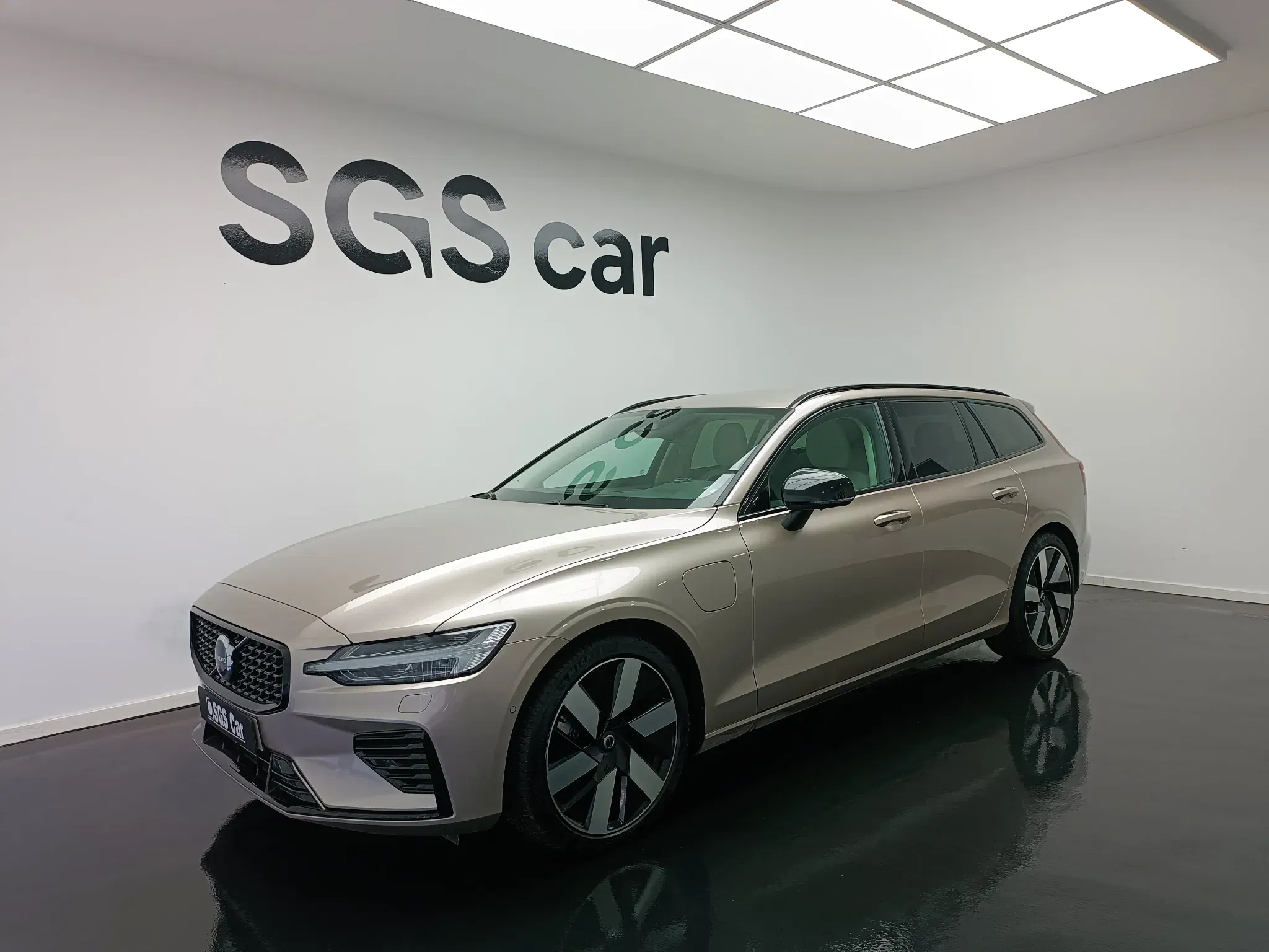 Volvo V60 2024